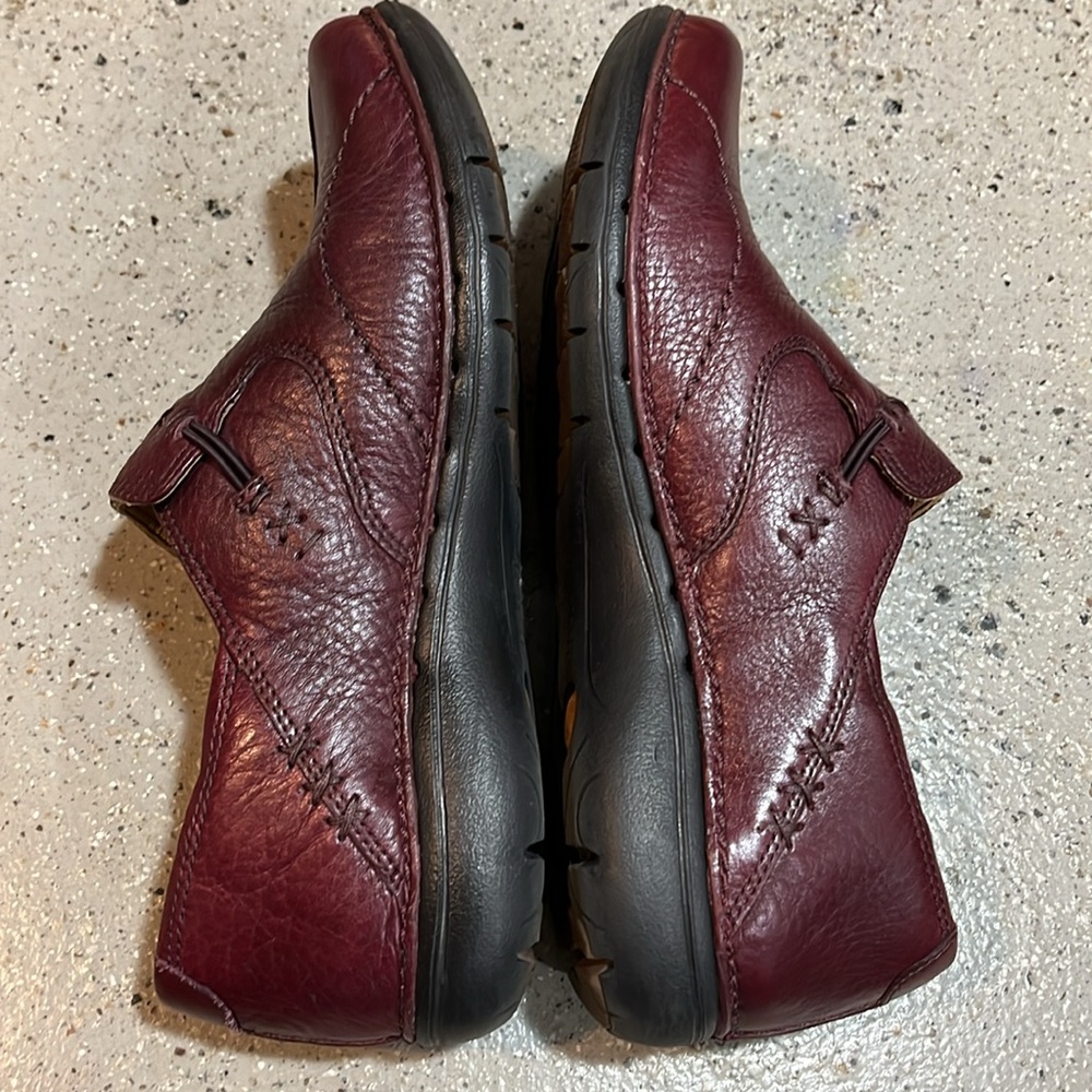 Unstructured Clarks Un.Loop Leather Loafers Burgu… - image 8